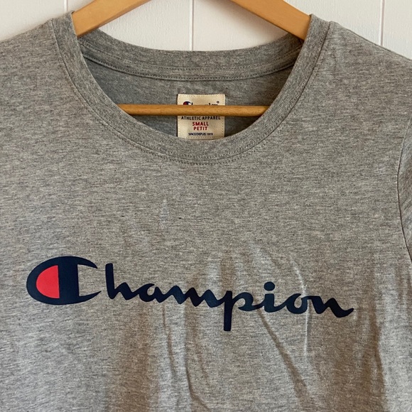 Women’s tee,worn twice, in perfect condition - Picture 2 of 3